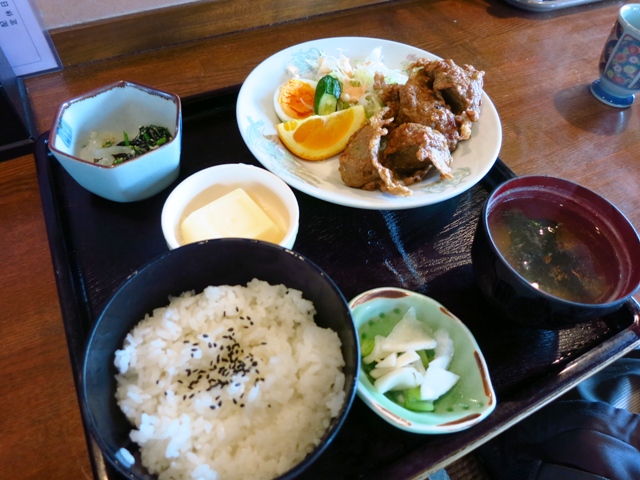 氷見市で朝飯・ランチ地魚・すり身定食６５０円・はま乃