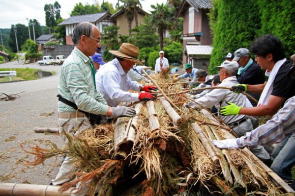 床鍋　虫送り、わら細工-113圧縮