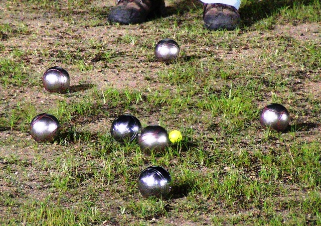 三世代で楽しめるフランス発祥の球技・ペタンク